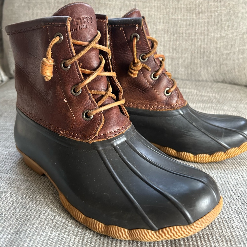 Sperry Women’s Duck Boot size 6
